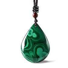 Pendentif Sculpture Chanceux Amulette en Malachite - Élégance et Protection