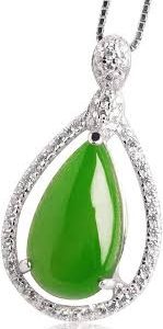 Collier Pendentif Naturel en Pierre Jade - Élégance et Harmonie