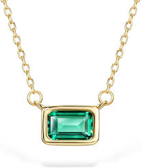 Pendentif Laboratoire Solitaire Naissance en Émeraude - Élégance et Protection