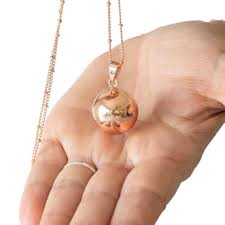 Boule de grossesse lisse en inoxydable avec chaîne élégante