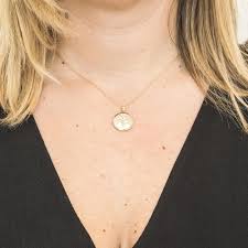 Pendentif Arbre Carats : Votre Porte Bonheur Élégant