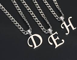 Pendentif Initiale en Inoxydable - Élégance et Personnalité