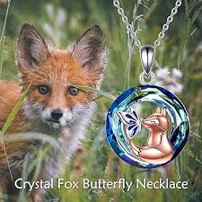 Collier URONE avec Pendentif Papillon - Élégance et Originalité