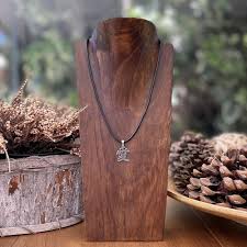 Pendentif Chinoise Signifiant en Inoxydable Argenté - Élégance et Symbolisme