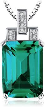 Pendentif Émeraude : Élégance et Intemporalité pour Chaque Occasion