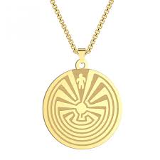 Pendentif Labyrinthe Minimaliste : Élégance et Mystère