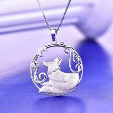 Collier Argent avec Pendentif Loup - Élégance et Mystère