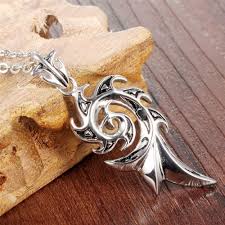 Pendentif Feu en Acier Inoxydable - Élégance et Force