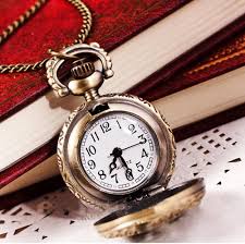 MagiDeal Collier Pendentif Gousset - Élégance et Style