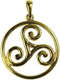 Pendentif Triskel de Bretagne : un souvenir unique de la France