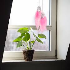 Pendentif Plume Rose - Élégance et Douceur pour Votre Rétroviseur