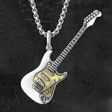 Pendentif Guitare Gothique Personnalisé - Un Éclat de Style