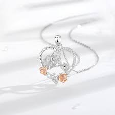 Collier Pendentif Éléphant Dinosaure - Un Lien Unique entre Maman et Fille