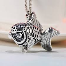 Pendentif Poisson en Argent Sterling - Élégance et Symbolisme