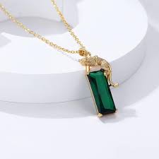 Pendentif Émeraude Homme - Élégance et Originalité