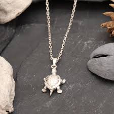 Collier Pendentif Tortue en Argent - Élégance et Symbolisme