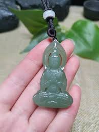 Pendentif Sculpté Bouddha Naturel - Élégance et Sérénité
