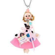 Collier Mini Poupée émaillée - Élégance et originalité