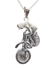 Pendentif Moto Cross Ras Du Cou - Un Accessoire Unique pour les Passionnés de Motocross
